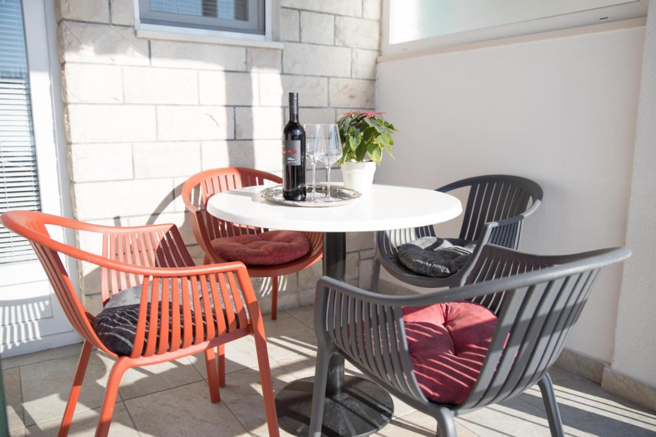 Apartments Mate Tučepi Eksteriør billede