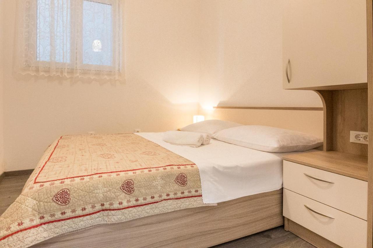 Apartments Mate Tučepi Eksteriør billede