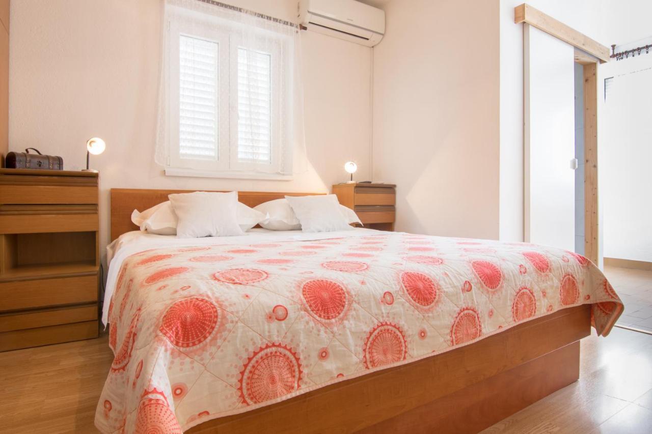Apartments Mate Tučepi Eksteriør billede